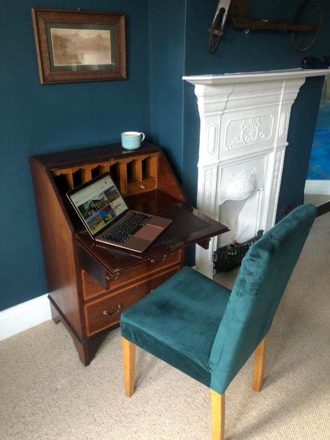 ストラウド Balcarres, Rodborough Avenue Bed & Breakfast エクステリア 写真